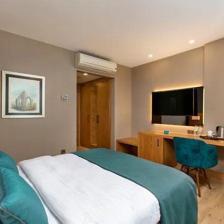 Pukka Hotel-2